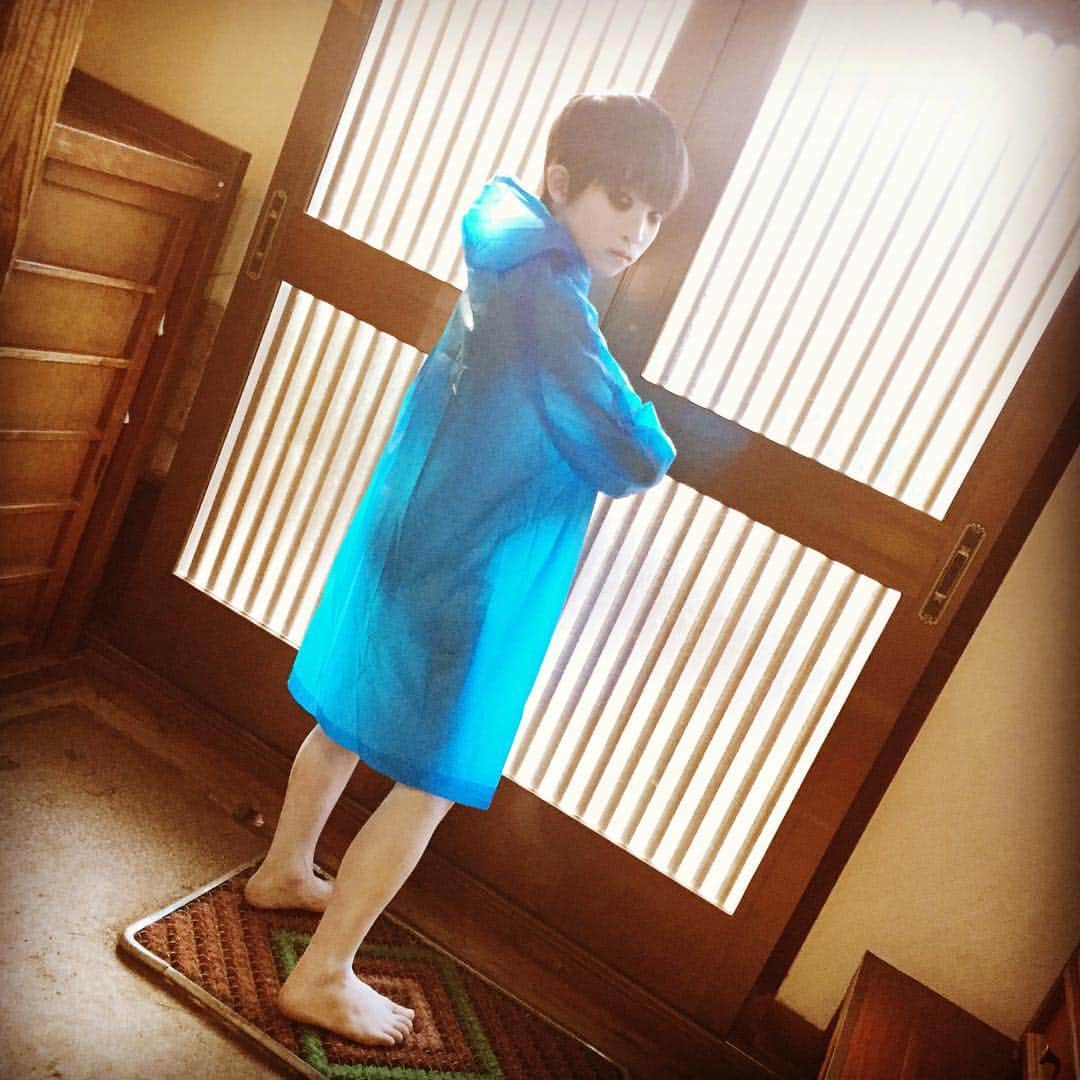 伽椰子と俊雄のほのぼの親子日記のインスタグラム：「あ゛あ゛あ゛あ゛あ゛（梅雨真っ只中）  #あ゛あ゛あ゛あ゛あ゛ #ニャー　#さだかや #sadakovskayako」