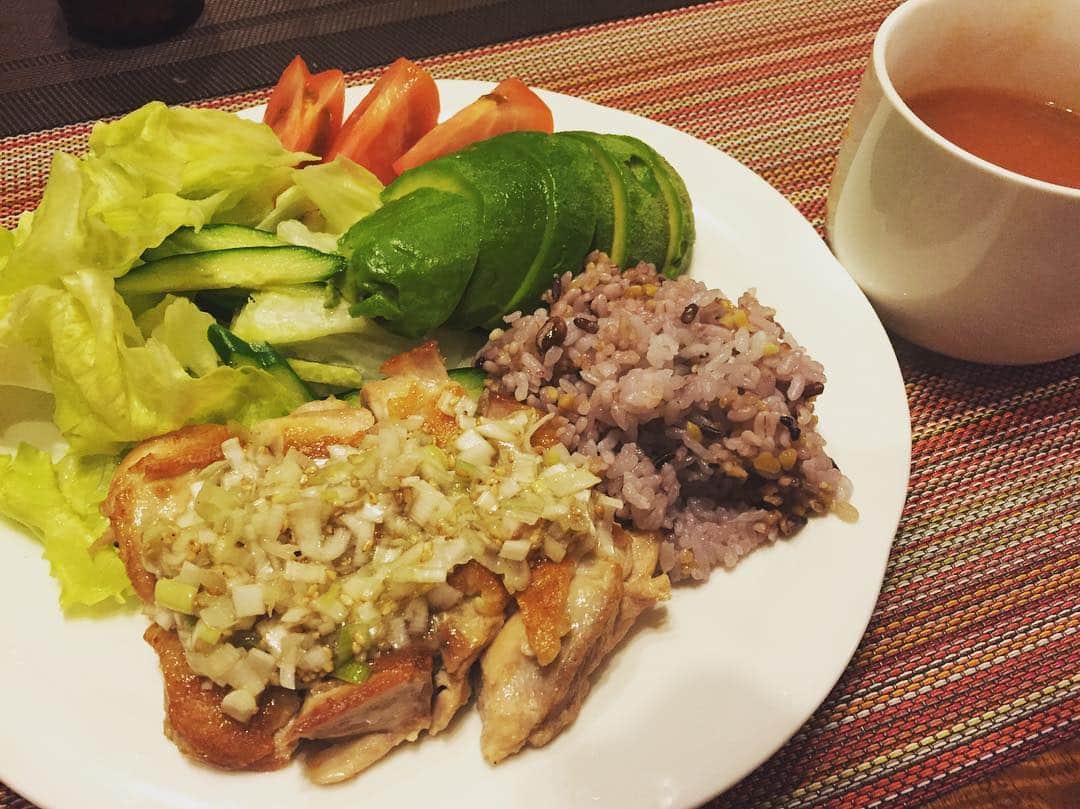 尾崎ナナさんのインスタグラム写真 - (尾崎ナナInstagram)「晩ご飯はチキンのネギ塩ダレでした😋✨ ご馳走さまでした💞 #ナナクッキング #ワンプレート」6月28日 23時17分 - nana._.ozaki