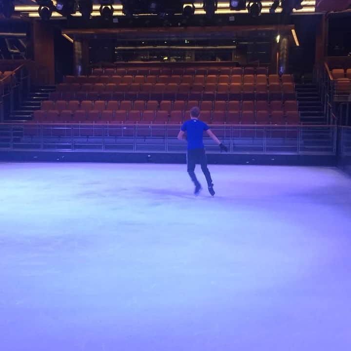 アンドレイ・ロゴジンのインスタグラム：「Still got it! Chyea!  #3A #stillgotit #intheshow #triple #axel #cruiseship #cruise #show #quad #ice #boss #tripleaxel #spreadeagle #yea #iceshow couldn't have done it without my @edeaskates」
