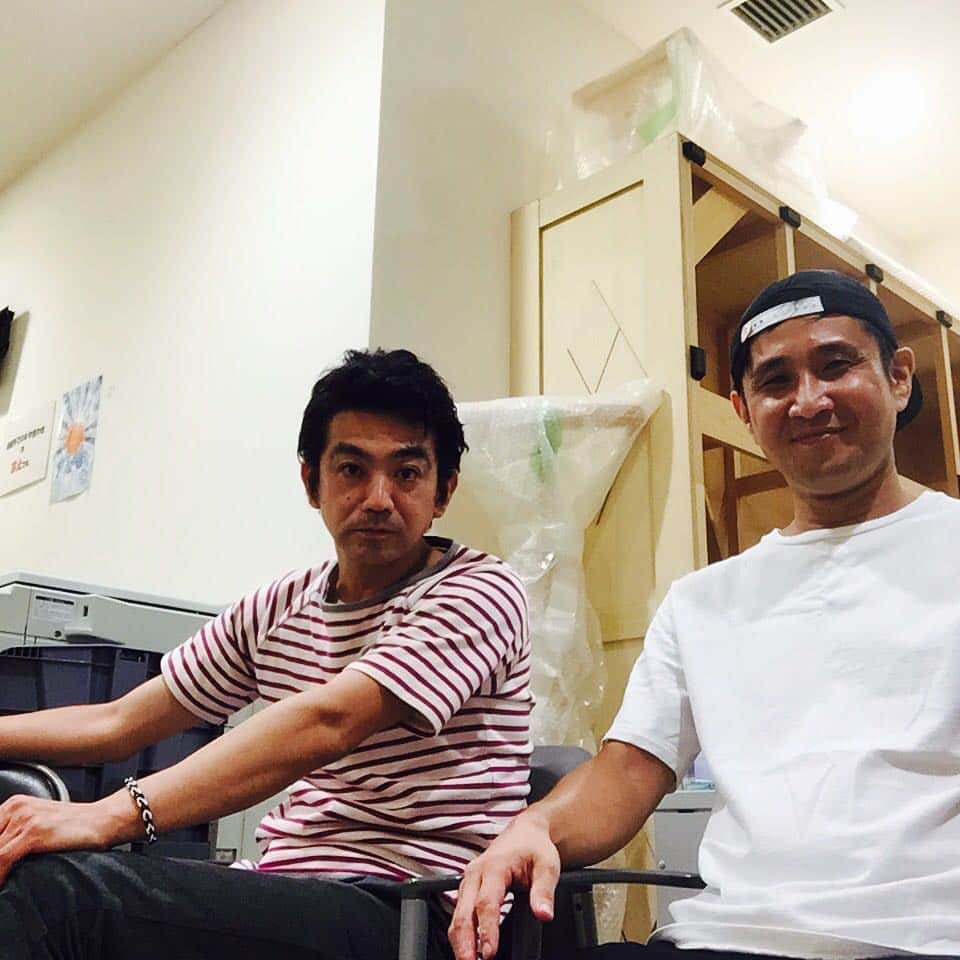 おたこぷーのインスタグラム：「大宮の2時間ネタぶっちぎりの楽屋にてプー&ムーで。」