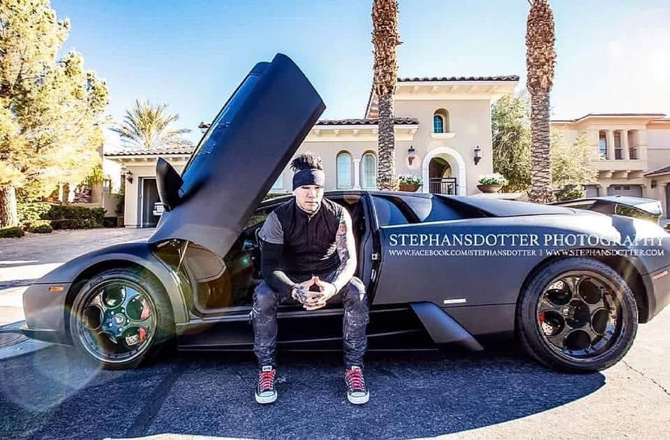 DJアシュバさんのインスタグラム写真 - (DJアシュバInstagram)「Be sure to tune in to the Season Premiere of Counting Cars this Tuesday night, July 5th at 9pm PST on the History Channel and watch them turn my vision for my @lamborghini_motorsport into a killer reality!! ‪#‎Lamborghini‬ Photo by @tstephansdotter Special thanks to @dannykoker and his incredible team @countskustoms」6月30日 23時09分 - ashba