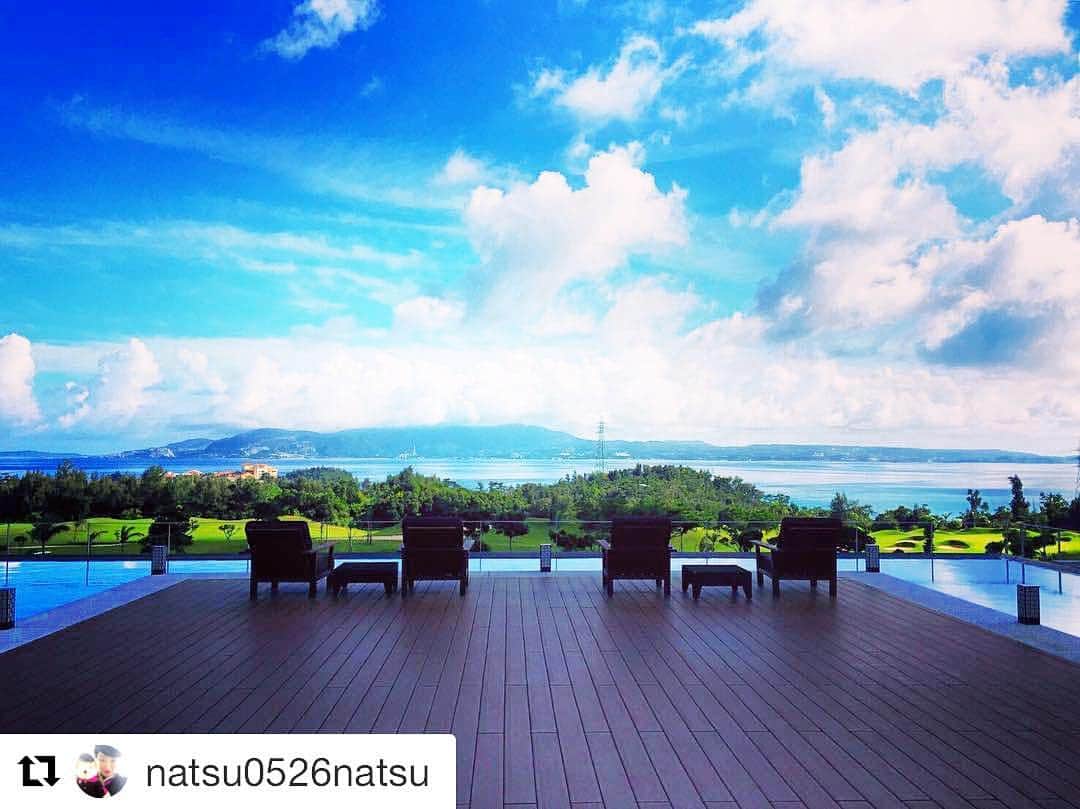 リッツ・カールトンさんのインスタグラム写真 - (リッツ・カールトンInstagram)「A view spanning the East China Sea from your seat at The Ritz-Carlton, #Okinawa. #Japan #InstaTravel #SummerEscape via- @natsu0526natsu」7月1日 0時08分 - ritzcarlton
