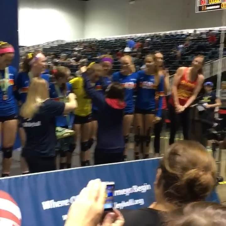 ティム・ディケイのインスタグラム：「Hardware for the Sunshine Westside 13-1s. Third in the Nation. #opendivision #nationalchampionship #juniorolympics #danimal @sunshinevolleyballclub」