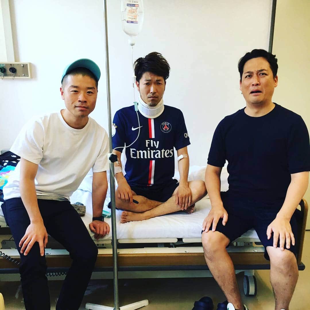 山名文和さんのインスタグラム写真 - (山名文和Instagram)「秋山さんは元気です。 皆さん、ご心配おかけしてすいません。 大丈夫ですよ！ 秋山さんは元気です。  #アキナ #秋山 #ヘルニア #入院 #藤崎マーケット #田崎 #お見舞い」7月1日 11時18分 - fumikazu_yamana