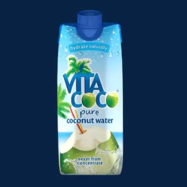 Vita Coco Japanのインスタグラム：「Hallo! July...7月に入りました！今週もあとすこし 週末に向けて夏気分にチェンジ！🌴😉 #summer #summerfriends #summerdays #beach #naturalhydration #coconutwater #vitacoco #resort #chilloutmusic #swimmingpool #lovesummer #vitacocomovie #vibes #ミネラルたっぷり#夏」