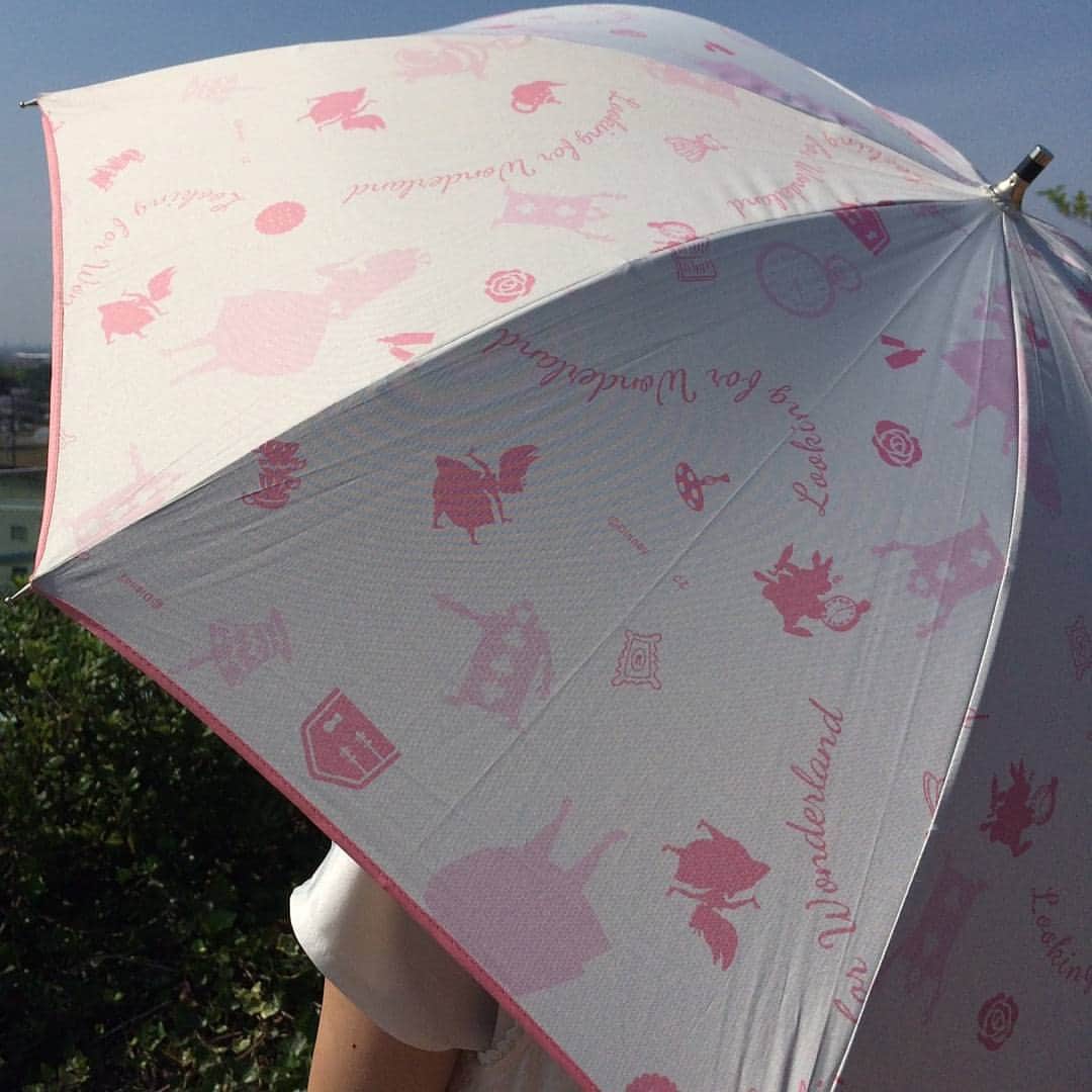 カインズさんのインスタグラム写真 カインズinstagram アリスの晴雨兼用傘です この傘なら雨も日差しもへっちゃらになりそう こちらは1280円 税込 晴雨兼用傘アリス 晴雨兼用 晴雨兼用傘 Uv傘 かわいい アリス 不思議の国のアリス ふしぎの国のアリス