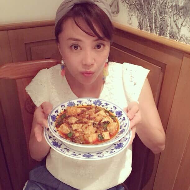 観月ありささんのインスタグラム写真 - (観月ありさInstagram)「撮影が早く終わったので。辛い物食べに来た！四川料理食べました！辛い物大好き！夏は辛い物だね！#観月ありさ #四川料理 #いいお店 #見つけた #麻婆豆腐」7月2日 20時59分 - alisa_mizuki