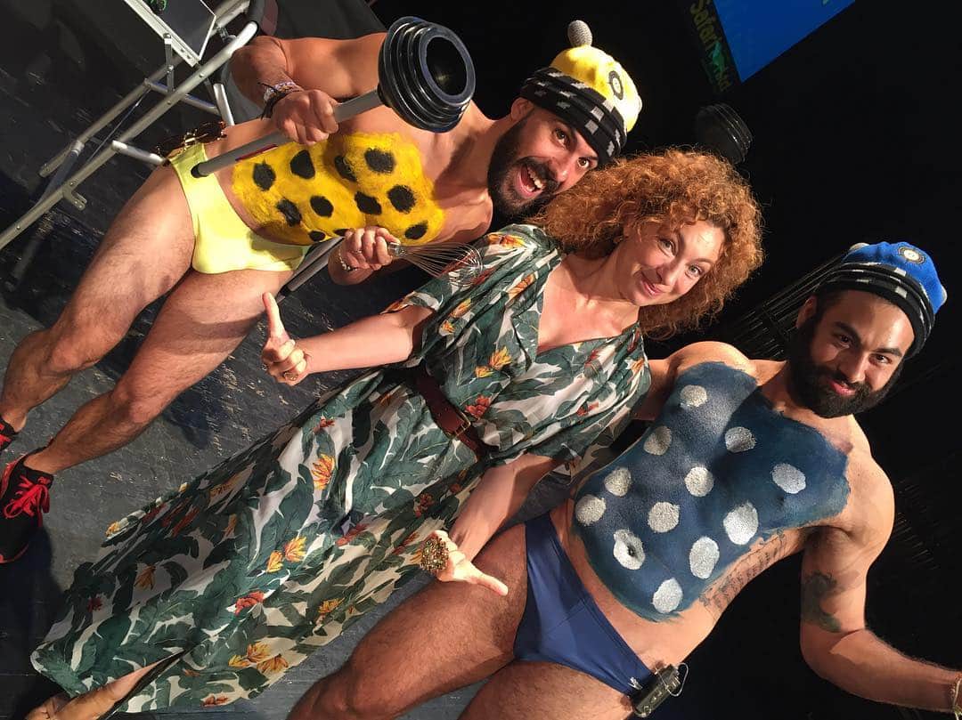 アレックス・キングストンのインスタグラム：「Miami is bringing the heat, Doctor who style!!」