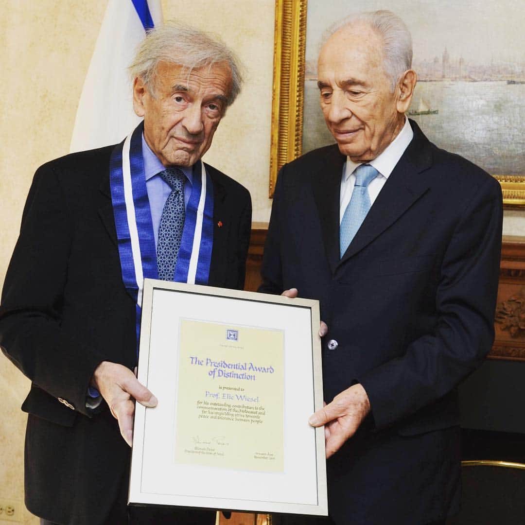シモン・ペレスのインスタグラム：「R.I.P Elie Wiesel. The world will miss you.」