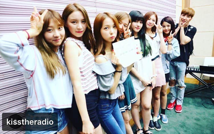 CLのインスタグラム：「160701 Kiss The Radio Update - {#clc #crystalclear #씨엘씨 #seunghee #승희 #seungyeon #승연 #sorn #손 #yujin #유진 #yeeun #예은 #elkie #eunbin #은빈 #kpop}」
