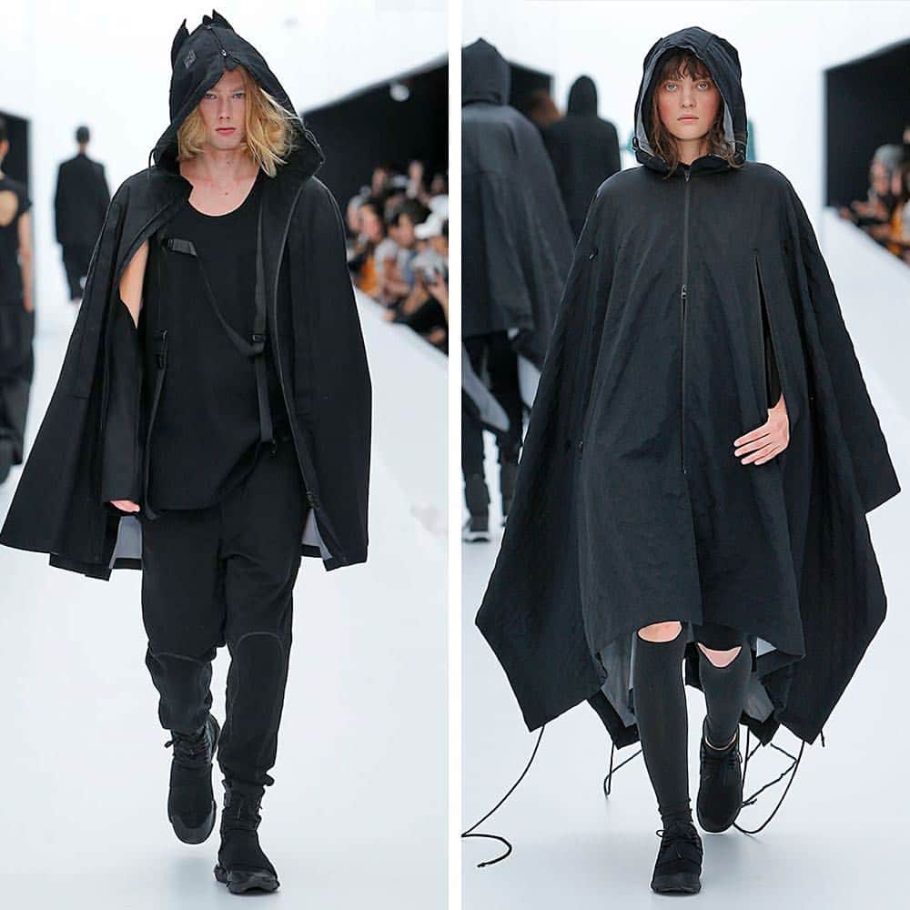 ワイスリーのインスタグラム：「The unisex Y-3 Functional Layer Poncho and Y-3 Space Track Poncho as seen at the Y-3 S/S17 show. #adidas #Y3 #PFW #YohjiYamamoto」