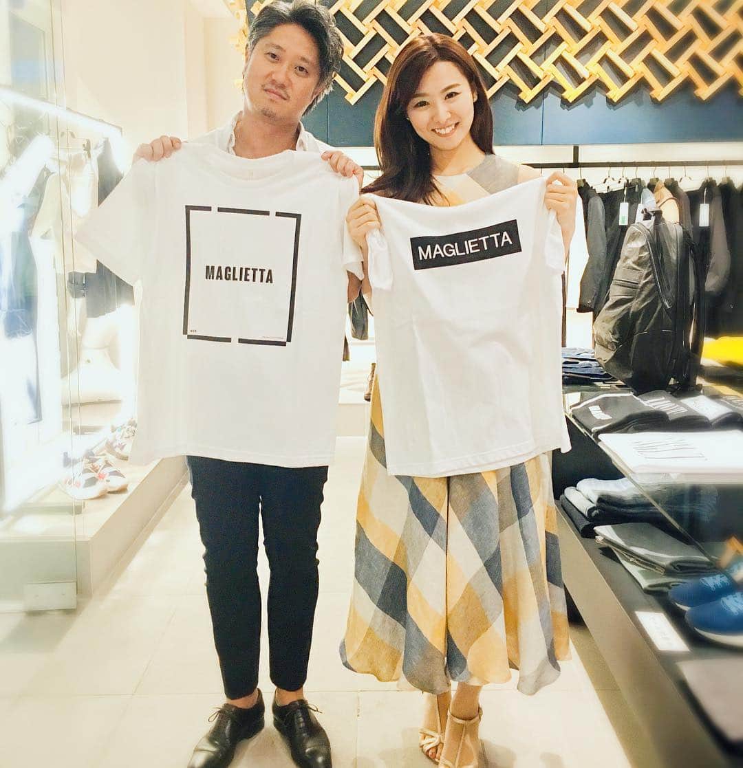 森本麻衣のインスタグラム：「表参道ヒルズのjunhashimotoを覗いたら、プレスの田島さん発見😎ジュンハシモトのお洋服かっこいいね😊 #junhashimoto #omotesandohills #mensfashion #maimorimoto #森本麻衣 #tshirt」