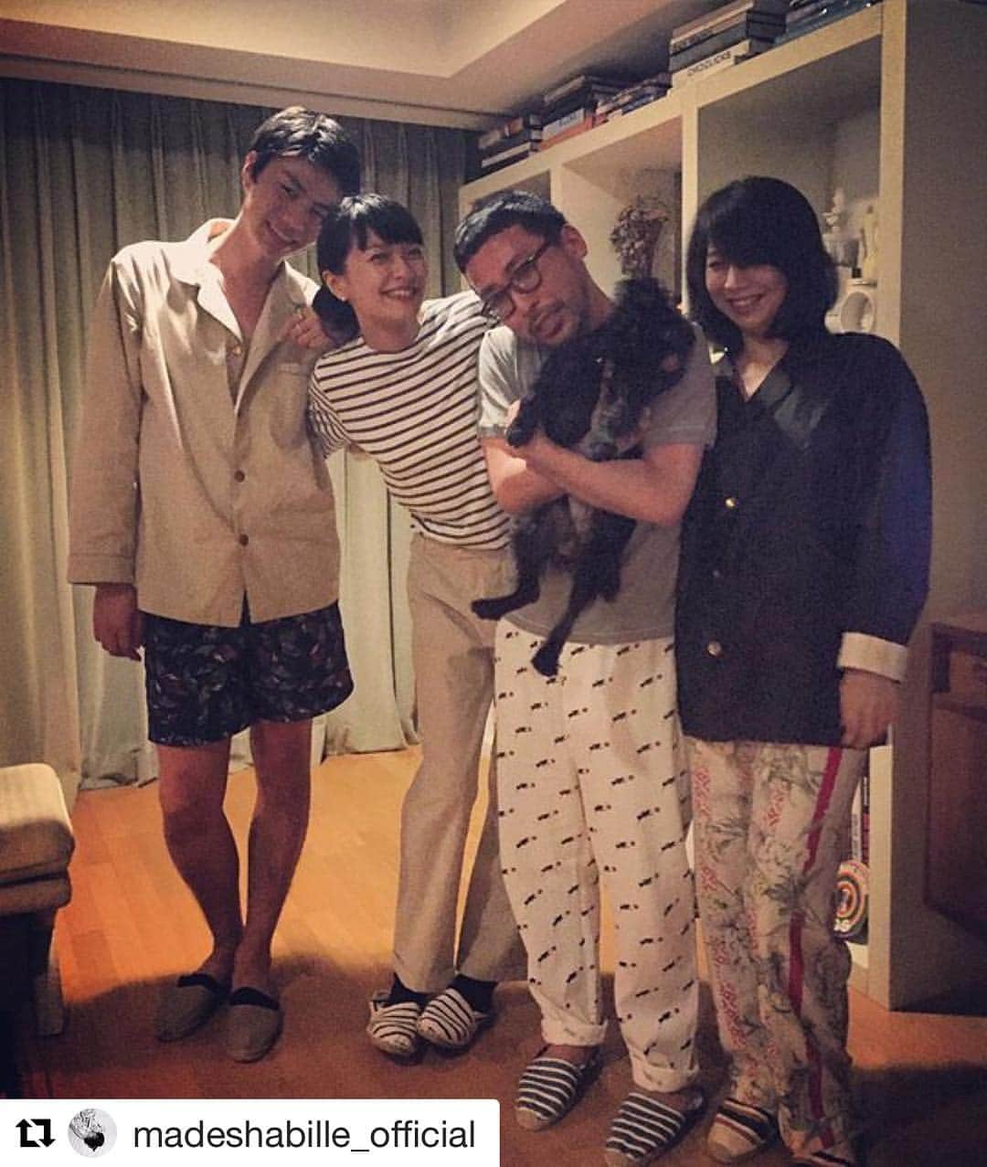 のインスタグラム：「本当ーに好きすぎる、みんな♡  あきこちゃんの服かっこよすぎです。  #Repost @madeshabille_official with @repostapp ・・・ About last night. ちゃんななの足が長過ぎて、ヘンプパジャマが似合い過ぎる✨✨✨」