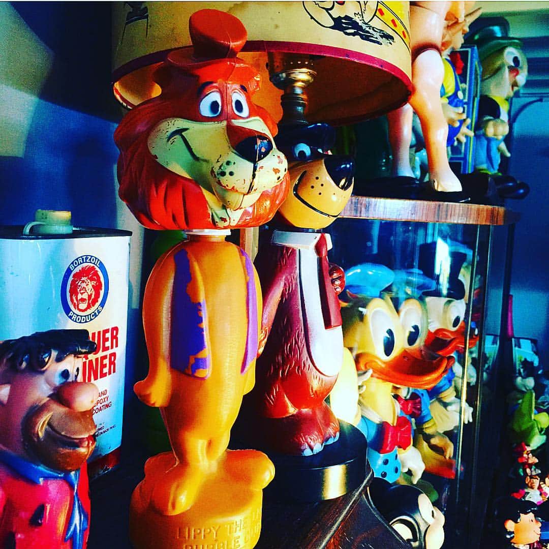 大川知英のインスタグラム：「Takatsu Base New Frends🇺🇸 1960.LIPPY THE LION plastic soakie  #アンティーク #ビンテージ #toy #ハンナバーベラ #リッピーザライオン #ソーキー #1960年代」