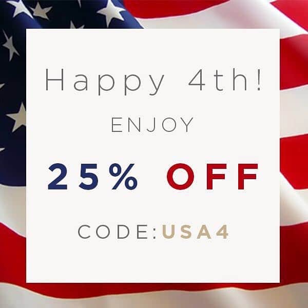 チャールズフィリップさんのインスタグラム写真 - (チャールズフィリップInstagram)「Happy Fourth of July you gorgeous people!  Use Code USA4 for 25% off any purchase. We would have given you all free shoes but we need margins.  #charlesphilipshanghai #not100%off #fourthofjuly #4thofjuly #promocode #discount #stripes #heygirl #」7月4日 13時11分 - charlesphilip_milano