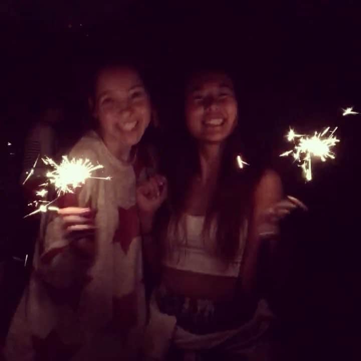 ロレイン・マクナマラのインスタグラム：「#happy4th 🇺🇸 @marchaitea」