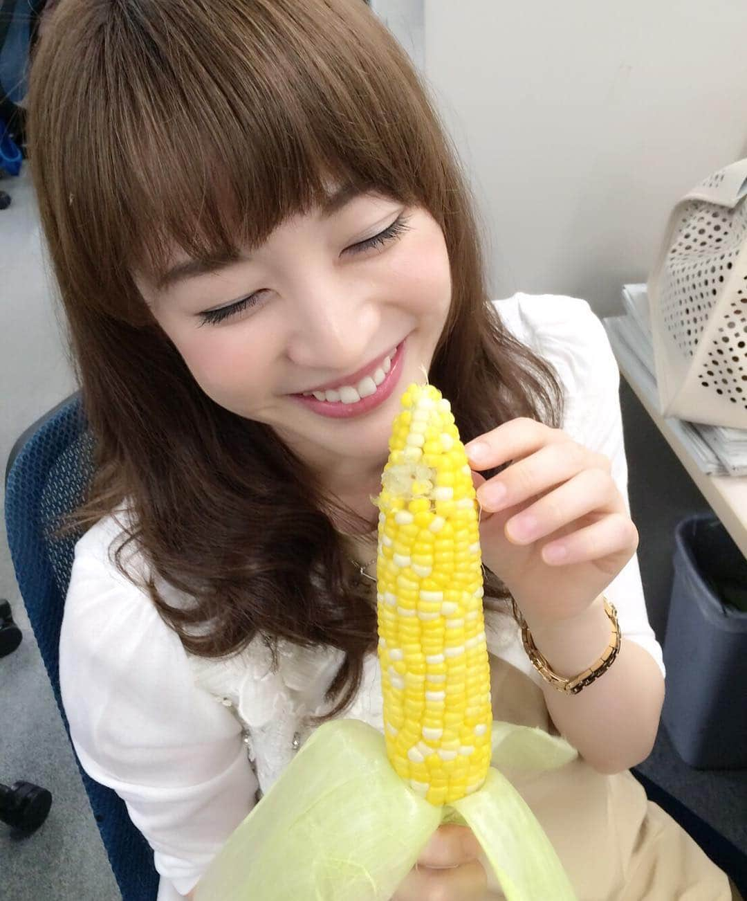 新井恵理那さんのインスタグラム写真 - (新井恵理那Instagram)「食後のデザートに、モロコシさん(o^^o)♪」7月5日 10時59分 - elina_arai