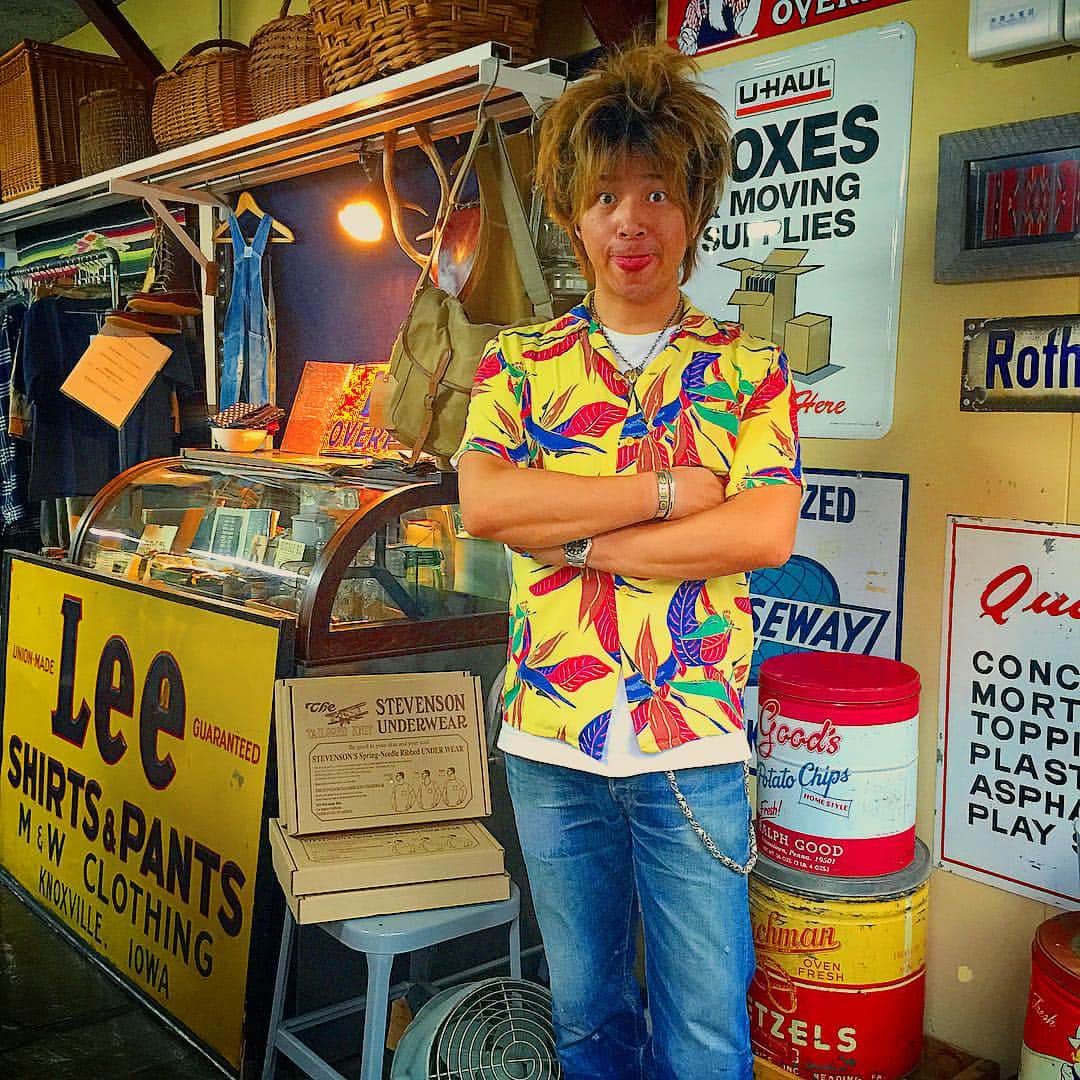 大川知英のインスタグラム：「7/22（金）「アメカジボーイズ」 場所：渋谷シアターD 開場15:45 開演16:00-終演17:30（90分） 出演者：フルーツポンチ亘、パンクブーブー哲夫、ニブンノゴ！大川、LLR伊藤/バニラボックス吉野/サルエル米女  チケットよしもと http://yoshimoto.funity.jp/ TEL：0570-550-100 （Yコード:104179）  チケット欲しい方はメッセージを 🇺🇸 #アメカジ #ビンテージ #USA #ゴローズ #アメカジガールズも来てね」