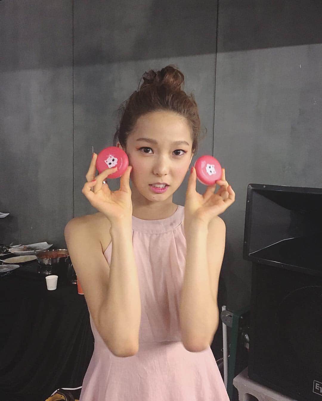 CLのインスタグラム：「160706 #Yujin - luv.92y's Instagram Update with #CLC #씨엘씨 💞」