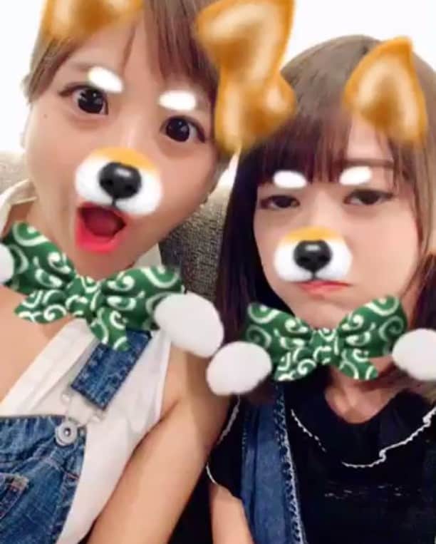 のインスタグラム：「お土産渡すのに呼び出したのにお土産くれる優しい人☺︎ アプリの使い方も教えてくれる優しい人☻໊ 暴れすぎて、爆笑しすぎて、顎が痛くて、愉快な人々。 #cafe#friend#girlstalk#goodtinme#snow#dog#fun#thanks @snow_japan」
