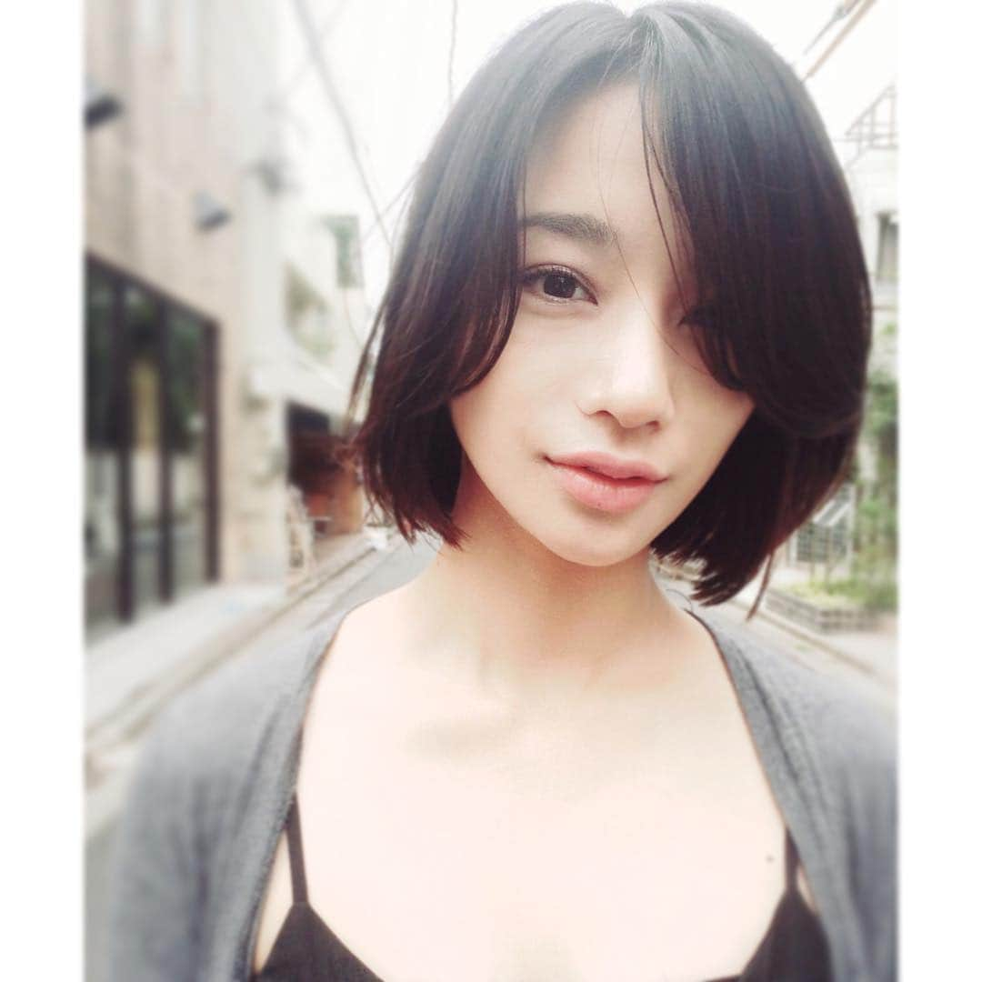 高橋メアリージュンさんのインスタグラム写真 - (高橋メアリージュンInstagram)「Hair cut by @nobukiyo727  ボブにすると伸びたらすぐ切りたくなっちゃうね✂︎ #hair #loave #nobukiyo #ボブヘアー」7月6日 22時36分 - maryjuntakahashi