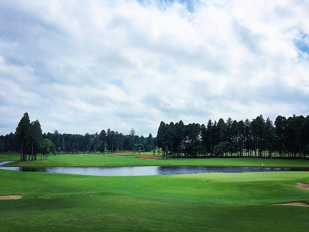 肥野竜也さんのインスタグラム写真 - (肥野竜也Instagram)「『東京クラシッククラブ』 とても素敵なコースでした✨ ジャック・ニクラス氏設計、フルバックで7204y…だいぶタフなコース😅 コースもそうですが、クラブハウスの居心地が最高のコース✨ ラウンド後にだいぶ長居してしまいました😆 自分の好きなコースのベスト3に入りました👍 43.39 total82 7204y リベンジしたいです😤…と言いながら、ただ行きたいだけですが（笑）  #肥野GOLF#東京クラシッククラブ#居心地が良い#ベスト3#instagolf#リベンジ」7月7日 23時18分 - tatsuya_hino