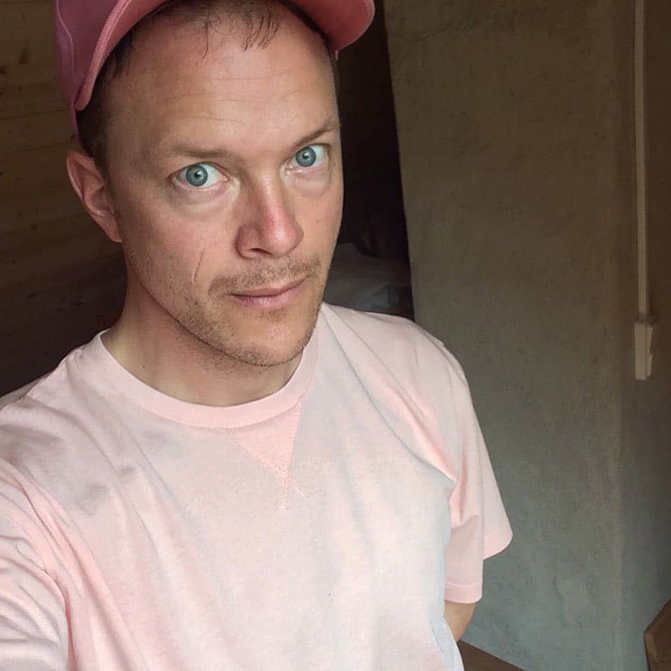 ジュリアンレッドさんのインスタグラム写真 - (ジュリアンレッドInstagram)「Pink-cream †ees. Summer2016. Pop-up fashion barn. Gotland. #pinkcream #julianred #supimacotton #feelingisjustright」7月8日 23時23分 - julianred