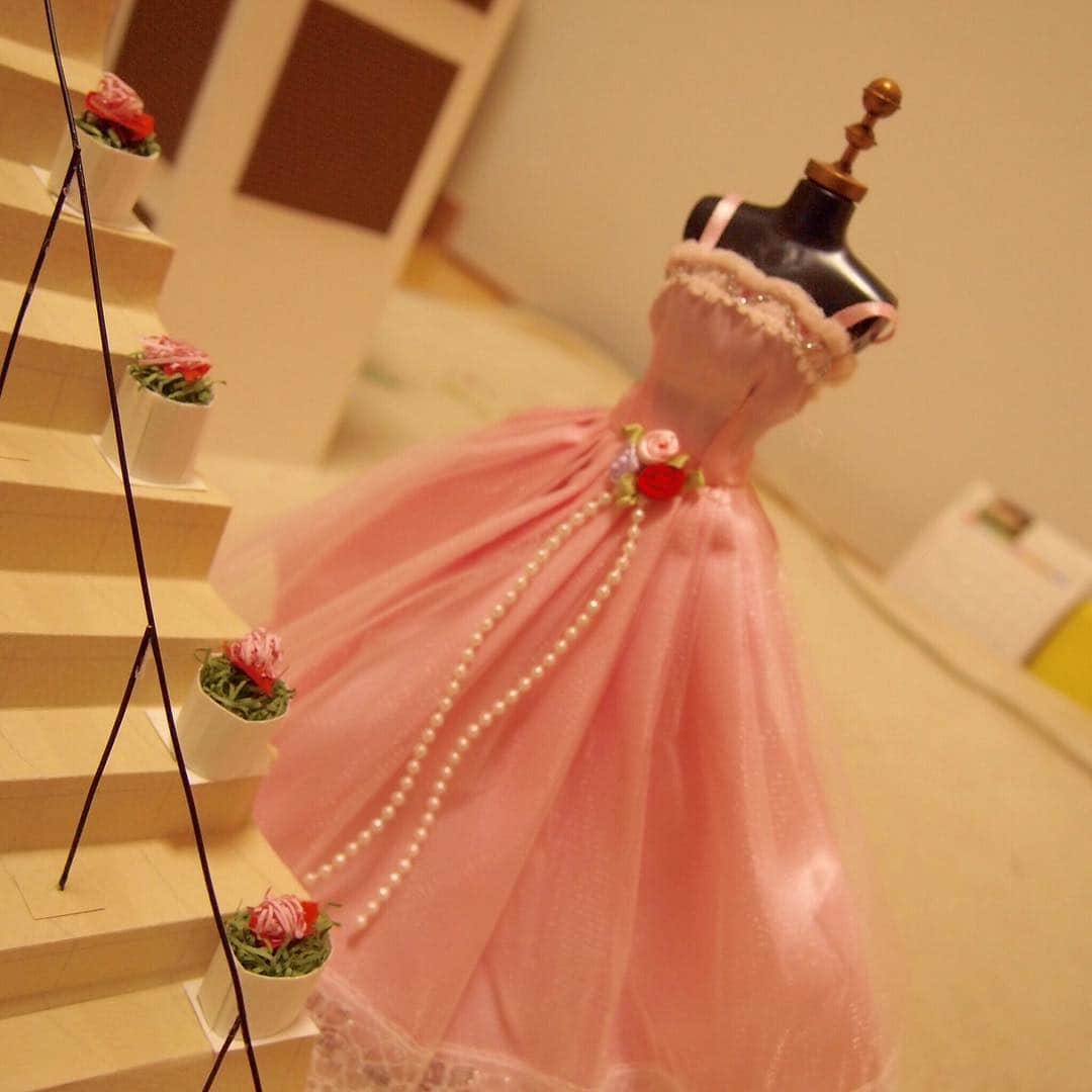 河村綾奈さんのインスタグラム写真 - (河村綾奈Instagram)「いつかこんなドレスを着たい。 #お母さんの手作り #いつになることやら😂」7月10日 9時30分 - ayanakawa