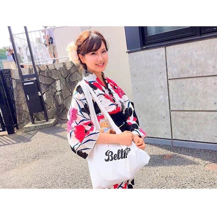 BELLMARE_styleのインスタグラム：「. 小嶋栞さんtwitterより。 . ーーーーーーーーーーーー 新発売のベルマーレ #マルシェバッグ を持った 元ベルマーレクイーンの 小島栞さんを発見♡ 湘南ひらつか七夕まつりの織姫に就任されました✨ . マルシェバッグは残りわずか！ ベルマーレの公式オンラインショップから購入可能です✨ ーーーーーーーーーーーー . . . #湘南ベルマーレ #ベルマーレ #ベルサポ  #ベルマーレスタイル #湘南ベルマーレ #ベルサポ  #ベルマーレスタイル #bellmare_style」