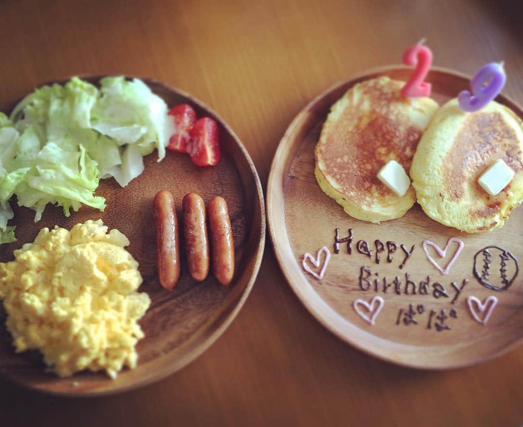 加織のインスタグラム：「#happybirthday #mylove #29th  今年は派手なお祝いはできなくなってしまったけど…1日でも早く復帰できますように⚾️❤️私たち家族は、いつもパパの幸せを願ってます❤️❤️ おたんじょうびおめでとう💋💋」