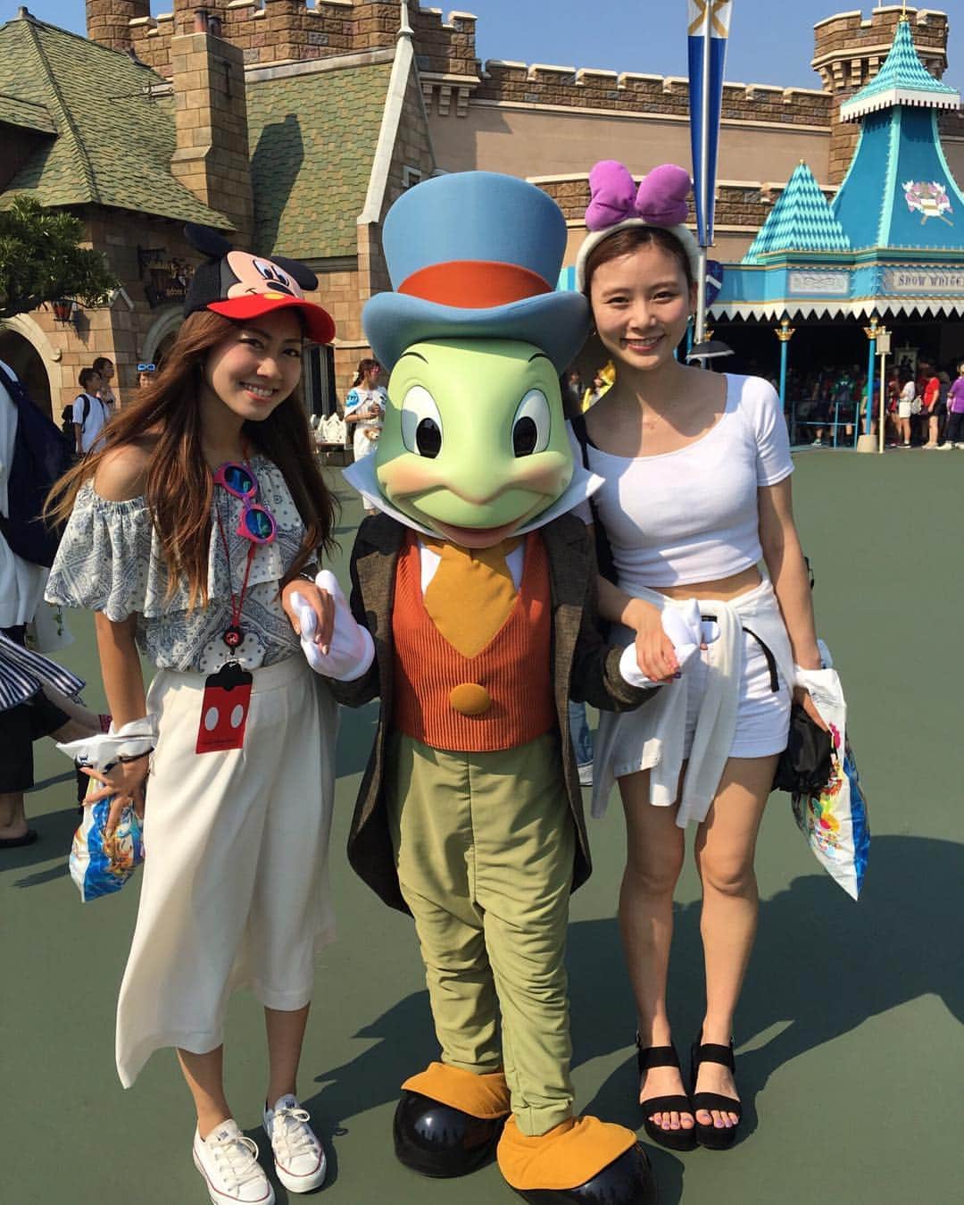 小山ひかるさんのインスタグラム写真 小山ひかるinstagram ピノキオの良心役ジミニークリケット ディズニーランド ディズニー Disneyland Disney Tdl グリーティング ジミニークリケット クリケット ピノキオ Love Smile Happy 可愛い