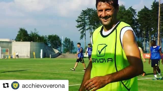 マッシモ・ゴッビのインスタグラム：「Andiamo a giocare.. ⚽️🏃🏼💨😰😱 #ritiro2016 #ChievoVerona #Cottura」