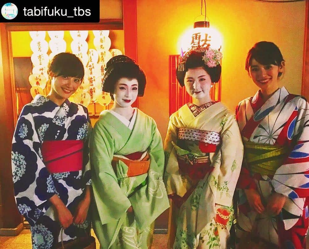 泉里香さんのインスタグラム写真 - (泉里香Instagram)「京都♡  #Repost @tabifuku_tbs (via @repostapp) ・・・ タビフク。京都はdeepな京都をお届けします✨ 舞妓、芸妓さんと#泉里香 ちゃん、#佐藤ありさ ちゃん✨ ただひたすら舞妓さんに見惚れる二人でした。宮川町 福乃さんと福恵さんと… #京都 #泉里香 #佐藤ありさ #タビフク #TBS #舞妓 #芸妓 #宮川町」7月12日 11時07分 - rika_izumi_