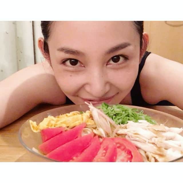 栄田祥子のインスタグラム：「今日も #冷や中 や！！！ 💥👊🏻💥」