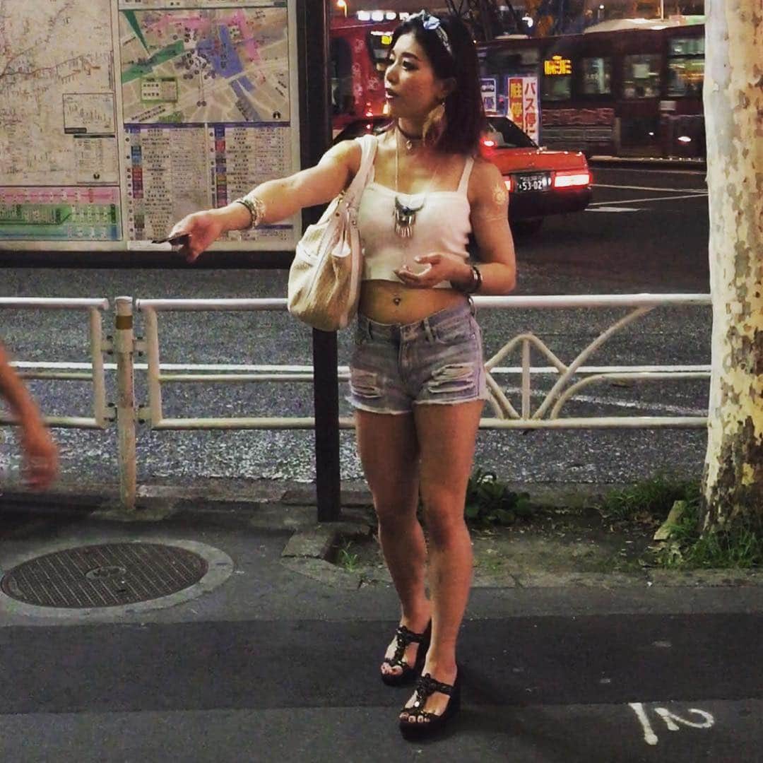 紅音ほたるのインスタグラム：「毎月第二火曜恒例渋谷モヤイ像前コンドーム配布＼(^o^)／この後は渋谷YOLOにてpoledanceですよ＼(^o^)／YOLOは月火木金でてます。月火はゆっくり話せて落ち着いた感じのお店poledanceはエロ系です💗 木金は合同ショーケースで終始どんちゃん騒ぎです＼(^o^)／＼(^o^)／＼(^o^)／ 遊びにきてね☆ 40分3000円（飲み放題メニューあり）の、お財布に優しいガールズバーです！！ 渋谷区道玄坂1-7-10新大宗ソシアルビル地2F  お問い合わせは03-3542-8999へ💗」