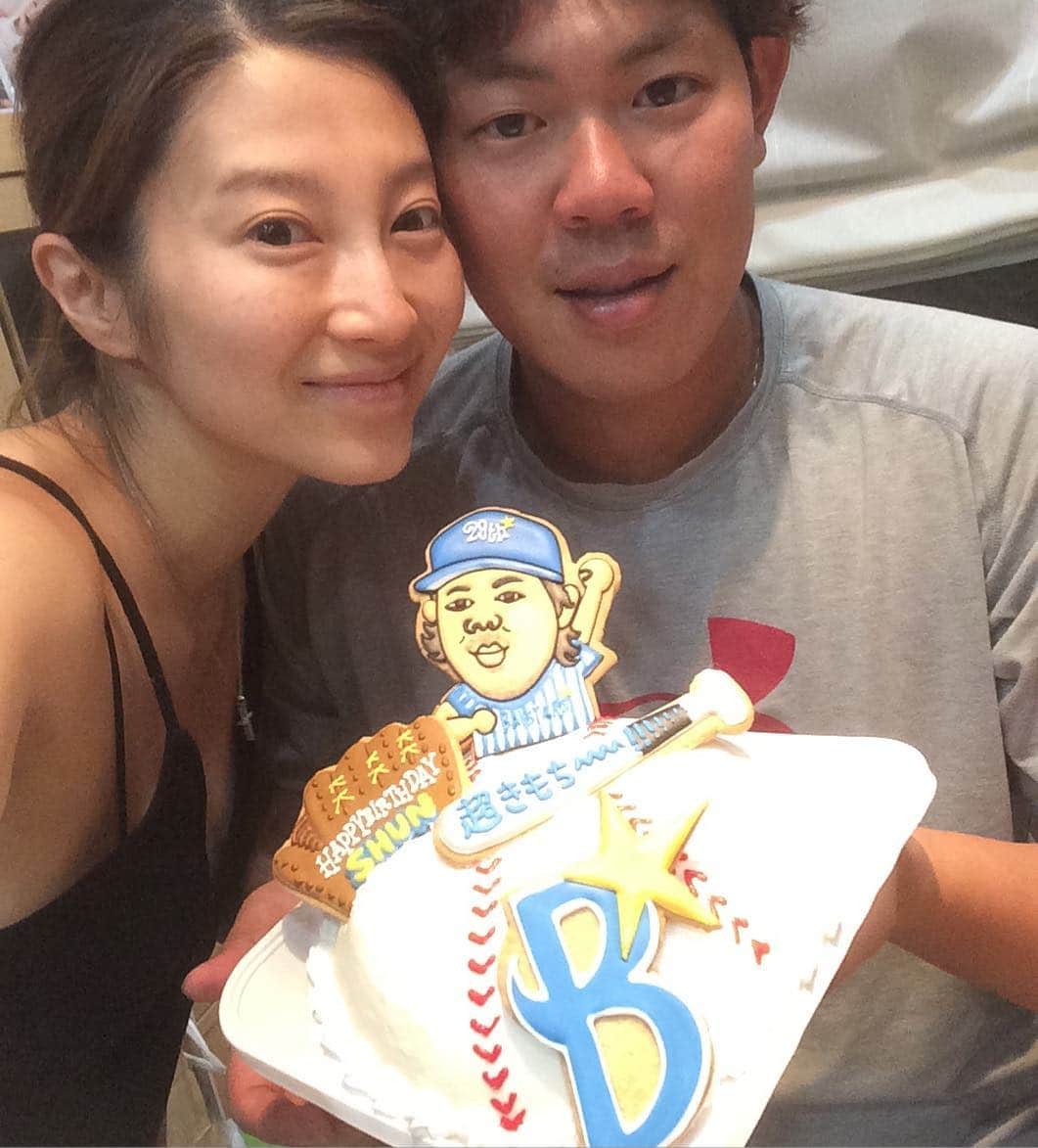 加織のインスタグラム：「@ai_okinawa ちゃんにボールケーキも作ってもらったの⚾️⚾️ しかし残念ながら私の配置のセンスの無さwww  でも美味しかったからok❤️」