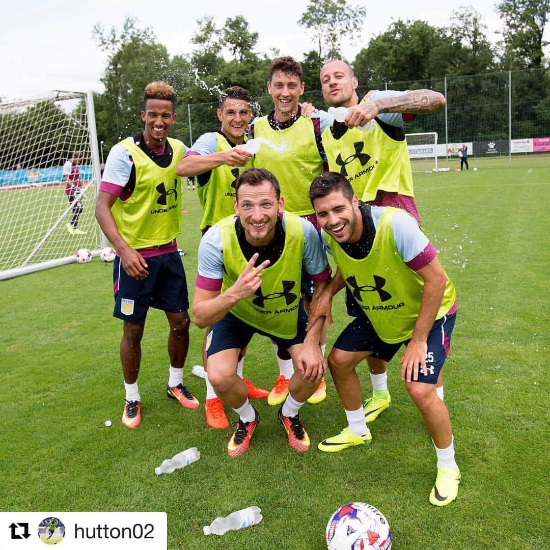 リボル・コザークのインスタグラム：「Winning team for today😄⚽️🎉 @hutton02」