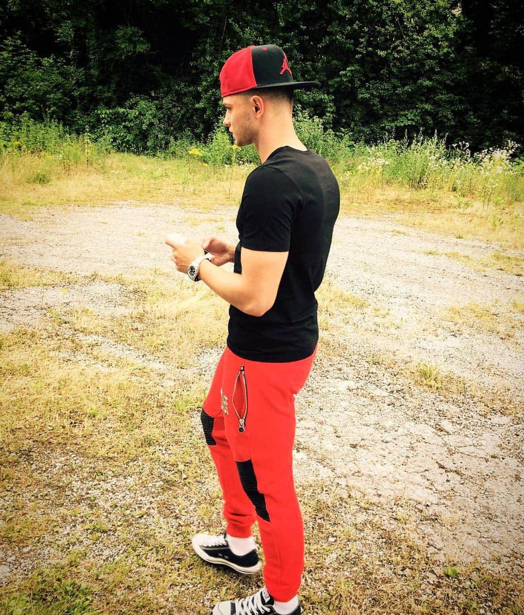 モーリス・ムルトハウプのインスタグラム：「✌🏼️📱 #backtoingolstadt #zweite #bundesligasaison #klassenerhaltwiederholen #31」