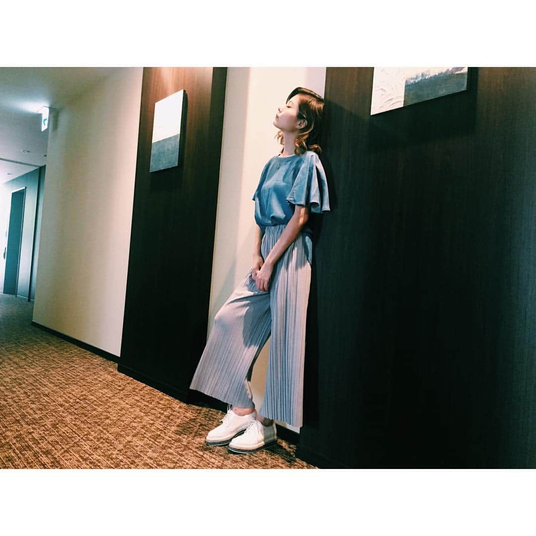 Lune Selectのインスタグラム：「. トップスはテンセルデニムで涼しい&気持ちいいです💓 . 事務所になんと猫ちゃんが🐱♡ . 写真撮ったらまたアップしますね😌💕🙌🏻 .  #LuneSelect#セレクトショップ #ラクマ#トップ画面から飛べます#ファッション#コーデ #ootd #fashion #アパレル#服#ネットショップ#ネットショッピング#通販#買い物#2016ss」