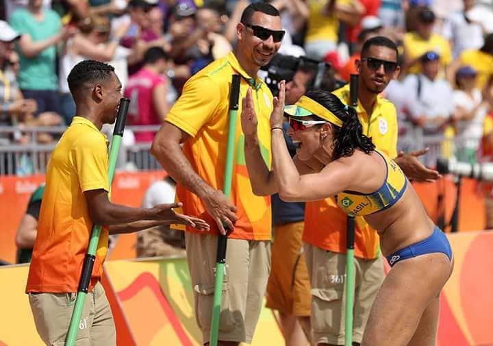 バーバラ・セイシャスのインスタグラム：「#GoAgathaeBarbara 🆎 #Juntossomosmaisfortes  #EuSouTimeBrasil 🇧🇷 #Rio2016 📷: Extra」