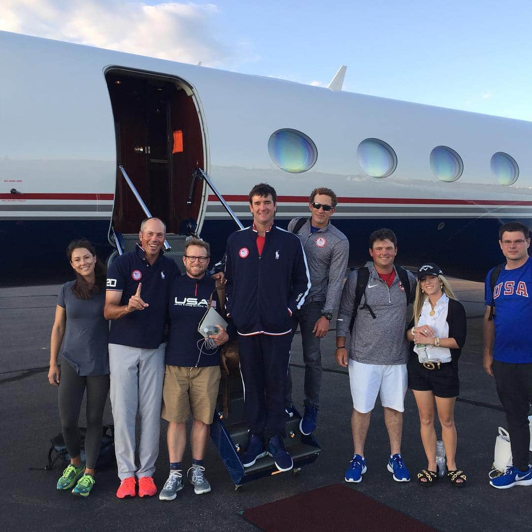 マット・クーチャーのインスタグラム：「Team USA about to take off.  Hartford to Rio.  I can't wait!」