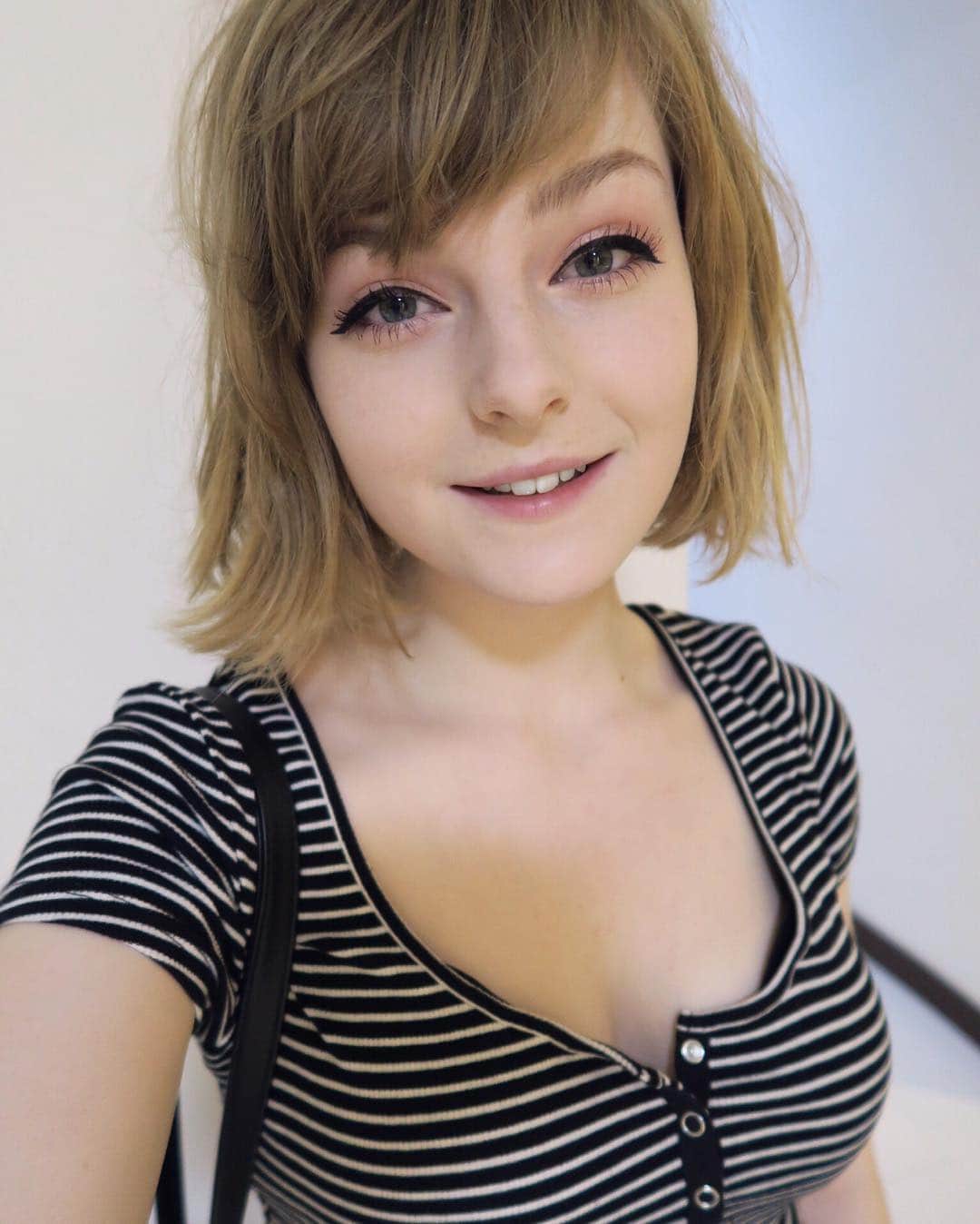 Ella Freyaのインスタグラム：「Me reconnaissez-vous?」