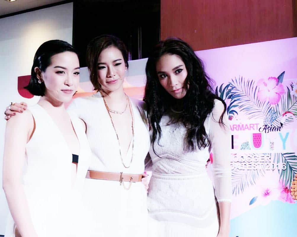 CeCi Thailandのインスタグラム：「วันนี้ได้มางาน Karmart Asian Beauty Blogger Contest2016 ได้เจอทั้ง 3 สาวสุดฮอตแห่งวงการบันเทิง ขอบอกว่าหน้าใสกิ๊ง สวยมีออร่ามาก」