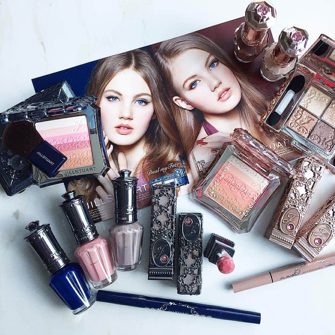 CeCi Thailandのインスタグラム：「OMG!!! 😱😱😱 คอลเล็คชั่นนี้สวยสะพรึง! เรารีวิวทั้งคอลฯ แล้ว ใน girldaily.com #girldailydotcom #girldailybeauty #jillstuart #jillstuartthailand @jillstuartbeautyth」