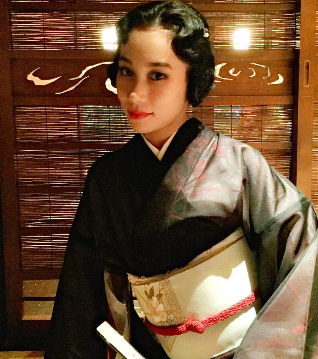 マドモアゼル・ユリアさんのインスタグラム写真 - (マドモアゼル・ユリアInstagram)「皆様誕生日のメッセージありがとうございます❤️✨🙇🏻✨❤️お陰様で楽しい誕生日すごしております💖☺ having such a nice birthday with my friends☺️❤️ thank you💖 #🙇🏻 #🎂 #birthday #kimono #着物 #紗」8月10日 22時40分 - mademoiselle_yulia