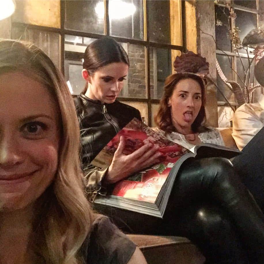 クレア・コフィーのインスタグラム：「#SpiceShopAfterDark #SSAD #Grimm @bitsietulloch @realbreeturner」