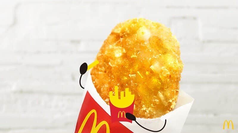 日本マクドナルド公式アカウントです。のインスタグラム：「知ってましたか？マックフライポテトより #ハッシュポテト の方が、揚げる温度が約14度も高いんですよ! 😬✌🏻️ えっへん🤗 // Day in a life of a hashbrown ✨☀️ #ハッシュポテト #ハッシュポテトが絵文字になったよ #打倒マックフライポテト#ハッシュポテト愛好会 #マクドナルド #マクド #マック #hashbrowns #mcdonaldsjapan」