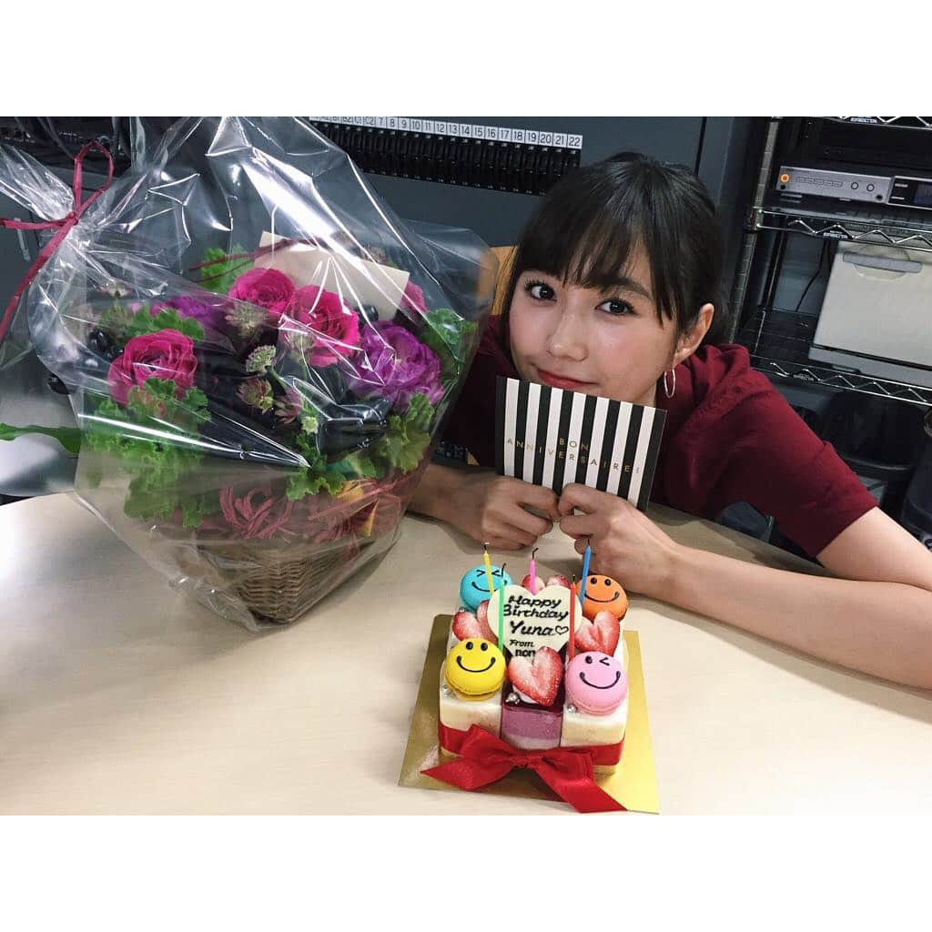 鈴木友菜さんのインスタグラム写真 - (鈴木友菜Instagram)「本日24歳になりました！たくさんお祝いして貰えて幸せな幕開けです、ありがとうございます。コメント、タグ付けもありがとう、朝からたくさんにやにやしました。今年もよろしくお願いします🙇💕」8月11日 20時22分 - yuuna_suzuki