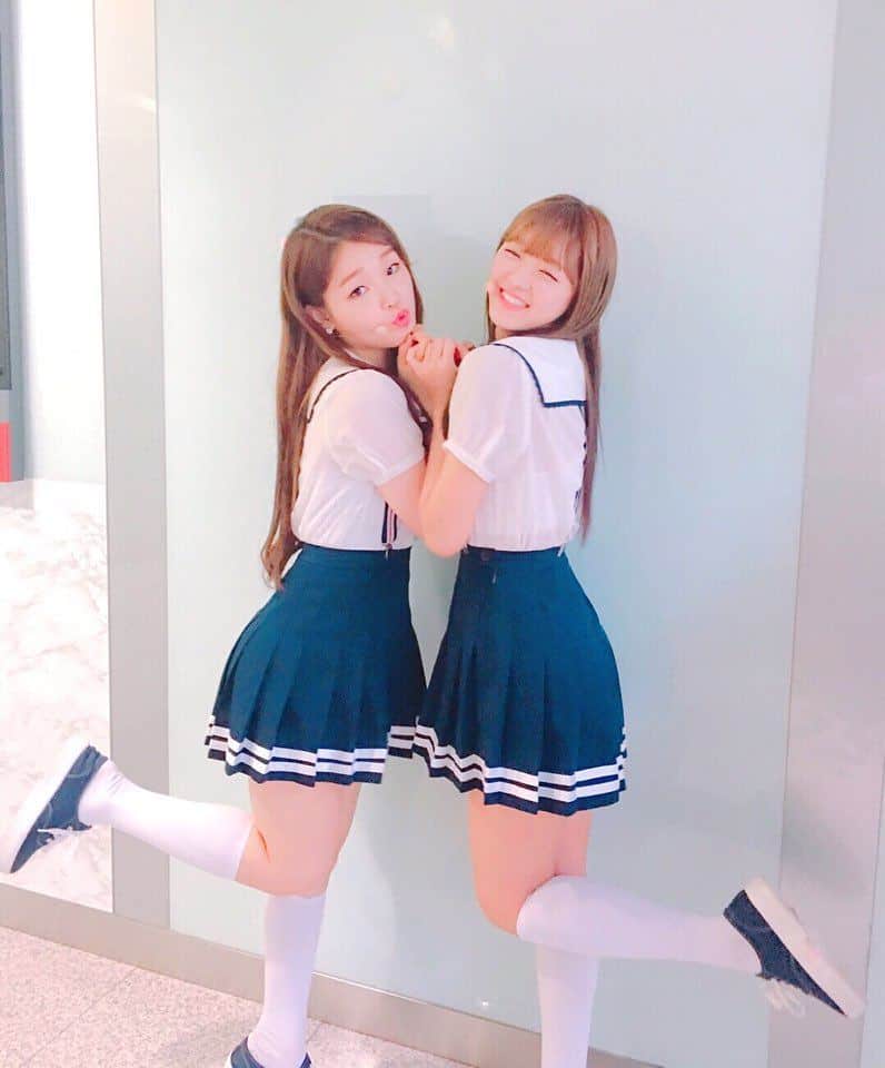 OH MY GIRLさんのインスタグラム写真 - (OH MY GIRLInstagram)「희👉👈샤 #오마이걸 #OHMYGIRL #내얘길들어봐 #아잉 #Aing #승희 #유아 #SeungHee #YooA #OMG #그냥퐁당빠지고싶어 💖 #marinelook」8月11日 20時48分 - wm_ohmygirl
