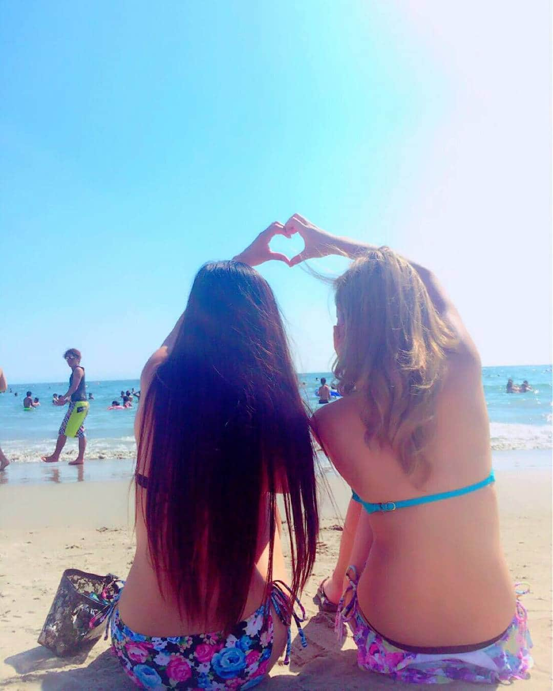 仲江祐菜のインスタグラム：「海の日、ということで、海was💋💞 最高に楽しかった🍍🍉⛱🌴 とうとう今年も夏が来た٩(ˊᗜˋ*)و いぇーい😎✌🏼 https://t.co/F4nhqFuNyR  #KimonoGirls #着物ガールズ #ギャル #GAL #大阪 #OOTD #selfie #セルフィー #自撮り #ヘアメイク #hair #メイク #make #派手系 #ギャル #岐阜県 #日本 #JAPAN #モデル #model #モデル事務所 #Jc  #海 #style #スタイル #ファッション #fashion #みずぎ #撮影 #ゆなてぃー」